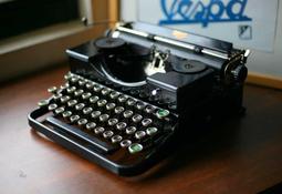 古董打字機 OLYMPIA  Traveller de Luxe S 打字機 附手提式外殼 打字機 XX 歷史價格詳細信息