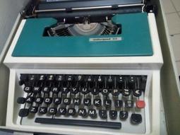 復古打字機(含上蓋,初步測試可以使用請看圖片三) 歷史價格詳細信息