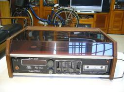 早期黑膠唱機(12)~國際牌~NATIONAL~手提式~有瑕疵~~懷舊.擺飾.道具 歷史價格詳細信息