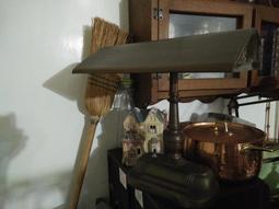 桌燈 檯燈 老燈 巨大 結霜 玻璃球 銅桌燈 . 微調開關 e 27 . 徑約 27-28 高約 32-33 歷史價格詳細信息