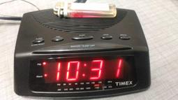 早期 收音機  時鐘 AM FM  收音機 ～～功能正常 歷史價格詳細信息