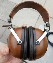 超經典 先鋒 pione太空 球型 耳機 . 特殊小針直出 不需轉接 直接可插手機使用！ . 超立體聲 一黑一白 經典！ 歷史價格詳細信息