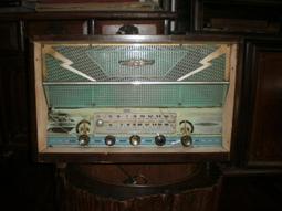 早期收音機(6)~海燕~D322型~真空管~故障機~懷舊.擺飾.道具 歷史價格詳細信息