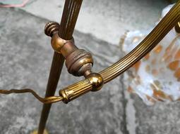 超美 銅桿 三頭 吊燈 傘狀 銀行燈老玻璃 . 難得 大型 極美 全完整件 . 極美 e27普通規格燈頭 僅一件 . 含 歷史價格詳細信息