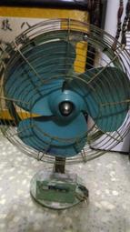 早期電風扇(1)~~鋁+鐵+塑料製~~一段風速~~擺頭正常~~桌上型小電風扇~~懷舊.擺飾.道具 歷史價格詳細信息