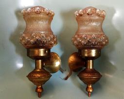 老台灣原味早期特殊造型奶油玻璃燈罩壁燈 歷史價格詳細信息