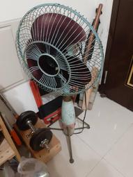 早期電風扇(5)~金龍牌~桌上型~10吋~鐵+塑料製~功能正常~懷舊.擺飾.道具 歷史價格詳細信息