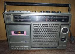 古董 早期 收音機（已售） 柑仔店 復古 電影 商場 營業 展覽 居家生活 場景 場地 布置 二手 中古 歷史價格詳細信息