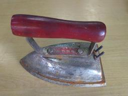 早期熨斗(5)~電熨斗~木柄~含電源線~功能正常~懷舊.擺飾.道具 歷史價格詳細信息