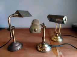 H 銅 細金工 案桌金具 . 全純銅   . 槌內另藏小工具 . 皮殼優美. 色感絕佳 歷史價格詳細信息