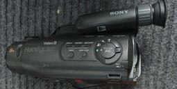 古董收藏日本製Sony DCR-PC7 Mini DV (初步測試上電有反應當收藏/裝飾品) 歷史價格詳細信息