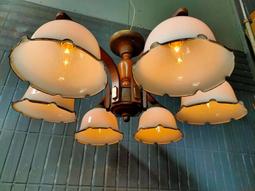 歐洲 老木架 大型 吊燈 . 六顆巨大奶油玻璃罩 . 徑 81-82  吸頂高 36 . 如需改為吊鍊按長度 費用另計 價格比較,價格查詢,歷史價格詳細信息