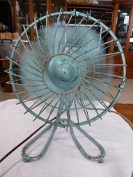 早期電風扇(5)~金龍牌~桌上型~10吋~鐵+塑料製~功能正常~懷舊.擺飾.道具 歷史價格詳細信息
