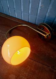 奶油球燈 拋燈 壁燈 . 球徑約 15-16 亮面奶油球 老燈 早期 歷史價格詳細信息