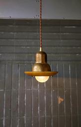 一批 數顆 早期 凸玻璃 鋁殼 路燈 燈頭  .  功能都正常 可用 可全買 可寄 可自取  .  尺寸約 55/34 歷史價格詳細信息