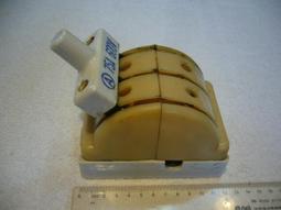 閘刀開關HD11F-1000.38DMC膠板單投隔離防誤開關 單投防誤型開關 歷史價格詳細信息