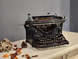 【卡卡頌  歐洲古董】美國 Underwood  紳士 古董 打字機 ss0516 價格比較,價格查詢,歷史價格詳細信息