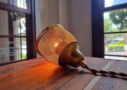 吊燈(9)~E27~250V 6A~不附燈泡~無吸頂盤~功能正常~早期日本燈座~裙襬造型玻璃燈罩 歷史價格詳細信息