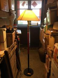 須自取  WH27940【四十八號老倉庫】二手 早期 台灣 玻璃燈罩 木柄 鐵柄 木座 微調 桌燈 檯燈 高56.5cm 歷史價格詳細信息