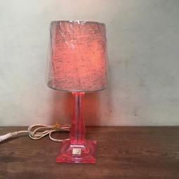 WH10588【四十八號老倉庫】二手 早期 台灣 粉紅色 鐵罩 蛇管 桌燈 高31cm【懷舊收藏拍片道具】 歷史價格詳細信息