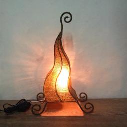 WH11818【四十八號老倉庫】二手 早期 台灣 硬質塑料燈罩 燈座 蛇管 桌燈 檯燈 高32cm【懷舊收藏擺飾道具】 歷史價格詳細信息