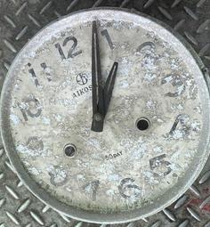 二手市面稀少復古愛華HS-JS135磁帶隨身聽錄音機(初步測試可以收FM但卡帶故障當收藏/裝飾品) 歷史價格詳細信息