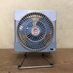 WH12994【四十八號老倉庫】二手 早期 台灣 布罩 鐵柄 鐵座 拉條 桌燈 檯燈 高55cm【懷舊收藏拍片道具】 歷史價格詳細信息