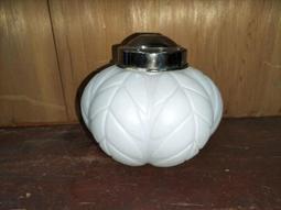 庄腳柑仔店~早期牛奶玻璃燈吸頂燈壁燈~尺寸:燈罩徑25*高約11公分 歷史價格詳細信息