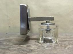 WH28417【四十八號老倉庫】二手 鐵罩 LED燈 鐵柄 鐵座 按鈕開關 桌燈 檯燈 高52cm 1盞價【懷舊收藏拍片 歷史價格詳細信息