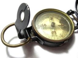 世界大戰　【市售dts雙碟版】【買四送一】台灣正版二手DVD(滿千免運費)　湯姆克魯斯 / 史蒂芬史匹柏 War Of The Worlds 歷史價格詳細信息