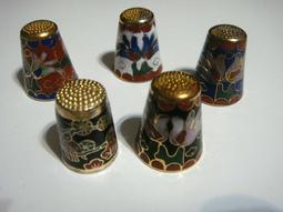 景泰藍蘭工藝 金地掐花絲 手工紫銅胎琺瑯瓷首飾盒 珠寶盒 裝耳環項鍊戒指 鍍真金地立體 絕版老貨 後宮爭寰傳飾品 歷史價格詳細信息