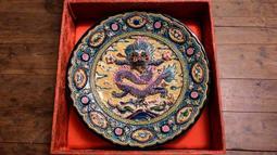 交趾陶~呂建勳~欣欣向榮~有嗑傷斷裂~長約42cm~吊飾.掛飾 歷史價格詳細信息