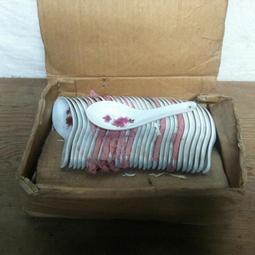 WH8641【四十八號老倉庫】全新 早期 台灣 清輝窯 玫瑰花 碟子 深碟 醬油碟 豆油滴仔 茶杯 80cc 2杯價 歷史價格詳細信息