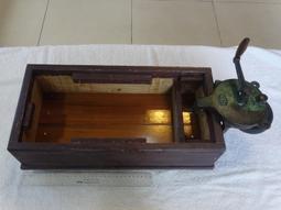 早期手搖磨刀器.磨石器.砂輪機~~木柄~~含木箱~~T.H~~懷舊.擺飾.道具 價格比較,價格查詢,歷史價格詳細信息