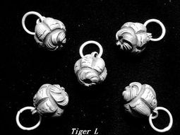 [老排的收藏]~~銀器工藝~老銀鈴鐺/掛飾/吊飾(花生形)一對~系列一 歷史價格詳細信息