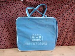 庄腳柑仔店~早期手提式黑膠唱機~尺寸:27.5*20*8公分 歷史價格詳細信息