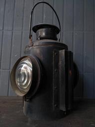 台中 Under Object 老燈 ART DECO 極美比例 倒金字塔 銅壁燈  . 25 x 12 x 12 歷史價格詳細信息