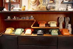 二月：舊時代與新思想的衝突，理想在現實前垂死掙扎【金石堂】 歷史價格詳細信息