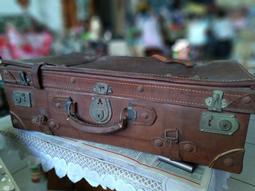 古早老皮箱:紅色帶輪拖帶3(含原鑰匙) 歷史價格詳細信息