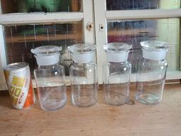 庄腳柑仔店~早期4格玻璃窗檜木窗一對~尺寸:84.5*107*3公分,,鄉村雜貨,,懷舊餐廳,,婚禮佈置,, 歷史價格詳細信息