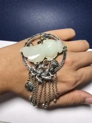 早期收藏-和田白玉籽料-自在觀音 歷史價格詳細信息