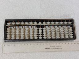 早期算盤(21)~~一四珠~~13檔~~塑膠珠~~木框~~有刻字~~長約19.7CM~~懷舊.擺飾.道具 歷史價格詳細信息