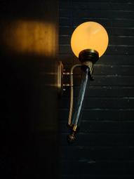 奶油球燈 拋燈 壁燈 . 球徑約 15-16 亮面奶油球 老燈 早期 歷史價格詳細信息