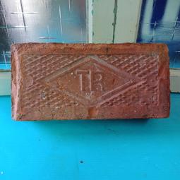 庄腳柑仔店~早期磚瓦紅磚北字磚1 歷史價格詳細信息