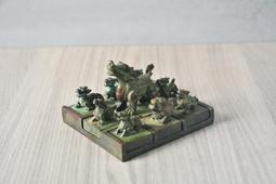 九子龍徽墨 大明程君房舊藏庫存老墨名稱：九子龍 墨品：實拍圖，無殘缺，徽墨若有裂紋屬正常現象 重量：約722-3649 歷史價格詳細信息