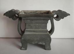 日據時期的鐵皮盒 酵母果子 高約29cm寬約21.5cm厚約4cm，實品拍照，品相如圖！ 歷史價格詳細信息