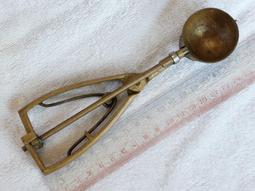 早期銅製叭噗挖冰器.挖冰杓.挖冰勺(17)~口徑約3.3CM~彰化 富士~有瑕疵~懷舊.擺飾.掛飾 歷史價格詳細信息