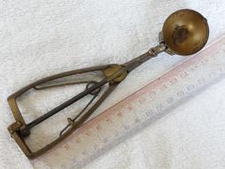 早期銅製叭噗挖冰器.挖冰杓.挖冰勺(17)~口徑約3.3CM~彰化 富士~有瑕疵~懷舊.擺飾.掛飾 歷史價格詳細信息