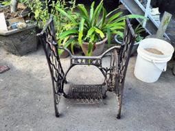 庄腳柑仔店~早期裁縫機鐵腳鐵架多款式樣 歷史價格詳細信息