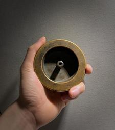 清代鐵製香爐，皮殼斑駁。平足、敞口，整體光素無工，盡顯極簡美51 歷史價格詳細信息